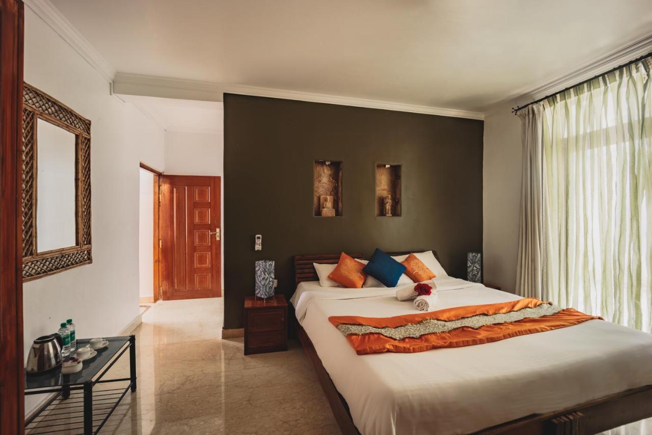 Ocean Suite Goa Dona Paula Extérieur photo